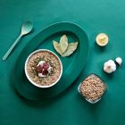 Gulasz z soczewicy z wędzoną tacą